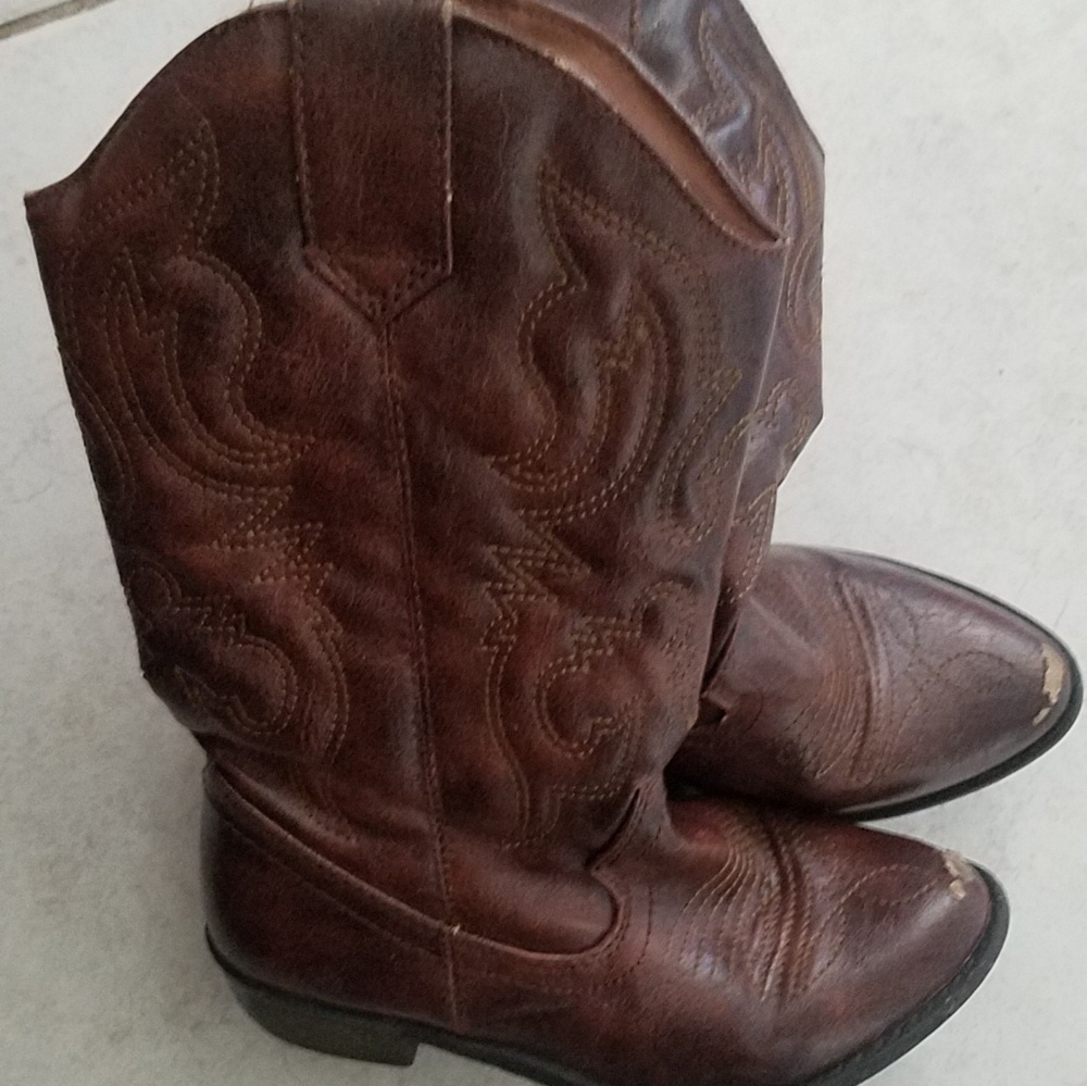 Girl size 13 cowboy boots